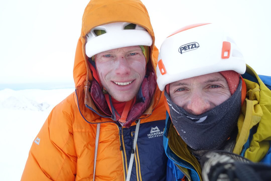 Tom Livingstone y Gasper Pintar, apertura en Mt. Dickey, Alaska. Foto: Tom Livingstone