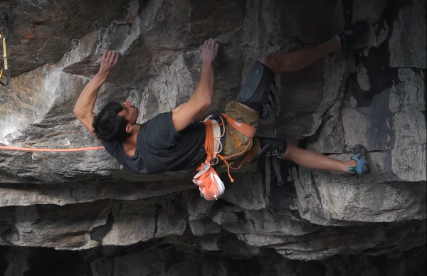 Vídeo: Jorge Díaz-Rullo escala Illusionit, Cueva de Flatanger