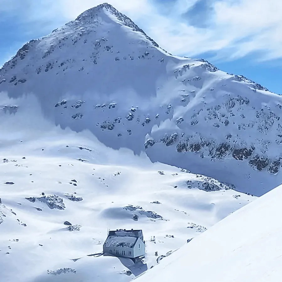 Refugio Cap de Llauset, Pirineos, Parque Natural Posets-Maladeta, Accidente, Mikel Lorente