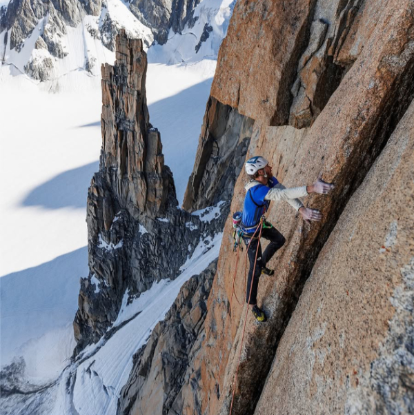 Siebe Vanhee, 1ª escalada en solitario a Voie Petit, Grand Capucin, 3.838m