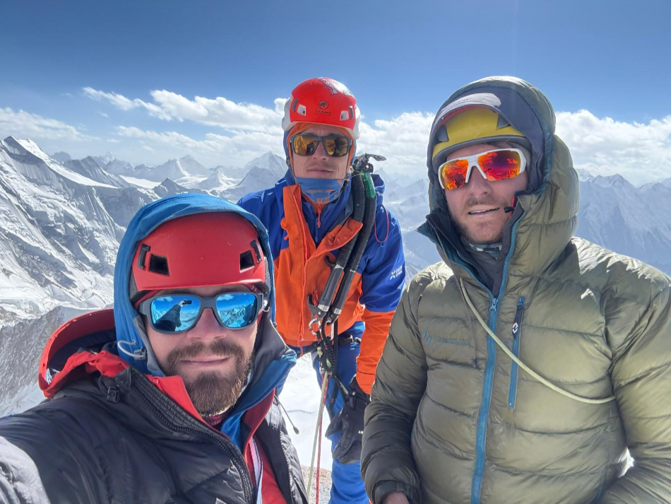 Tumladen Sar, Karakorum, Alpinismo, Expediciones