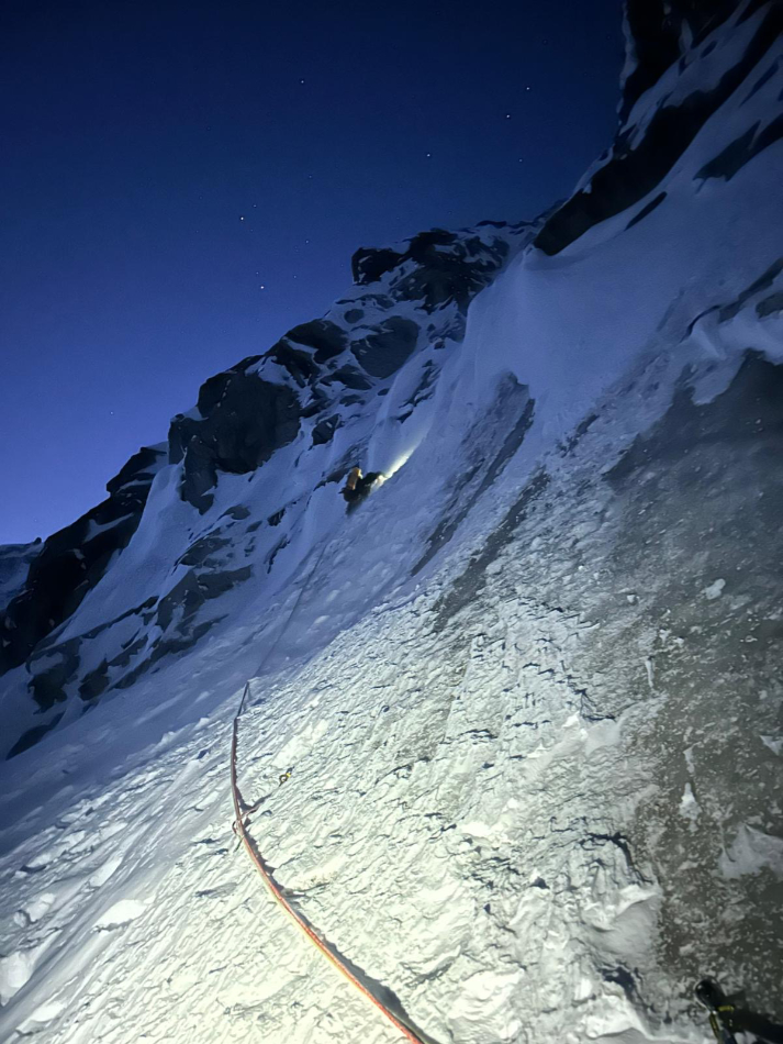 Tumladen Sar, Karakorum, Alpinismo, Expediciones
