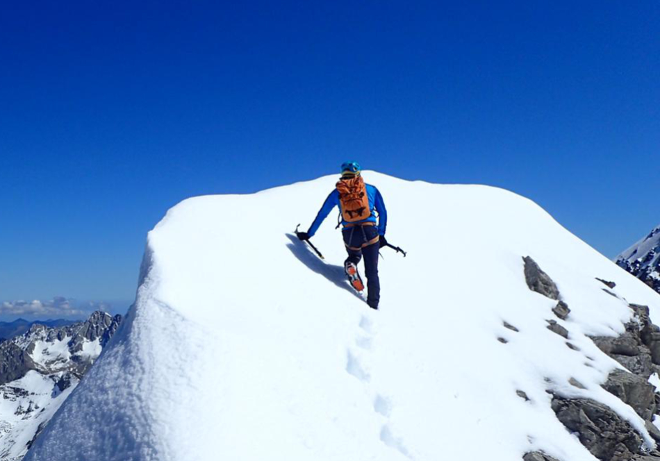 Ledo kirtiklis, laipiojimas ledu, mišrus laipiojimas, alpinizmas, kalnų žygiai