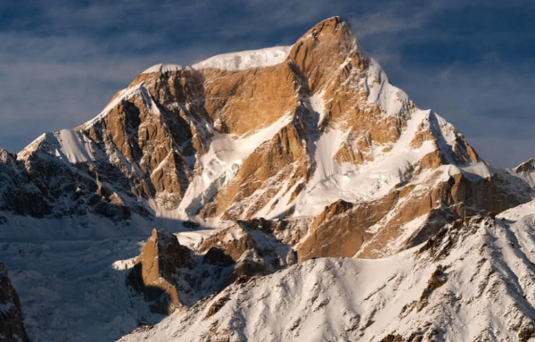 1ª cima en el Chumik Kangri para equipo polaco. Alpinismo de exploración en Karakorum