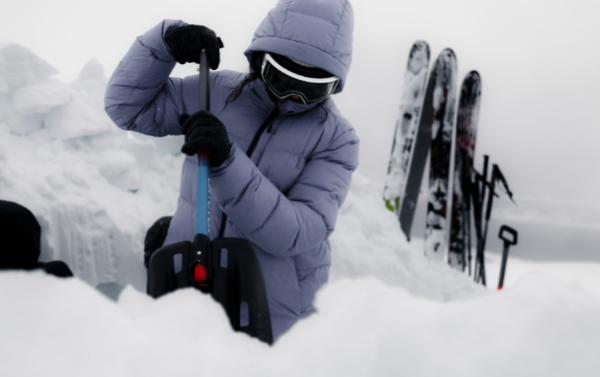 La vital importancia de la pala en caso de accidente por avalancha