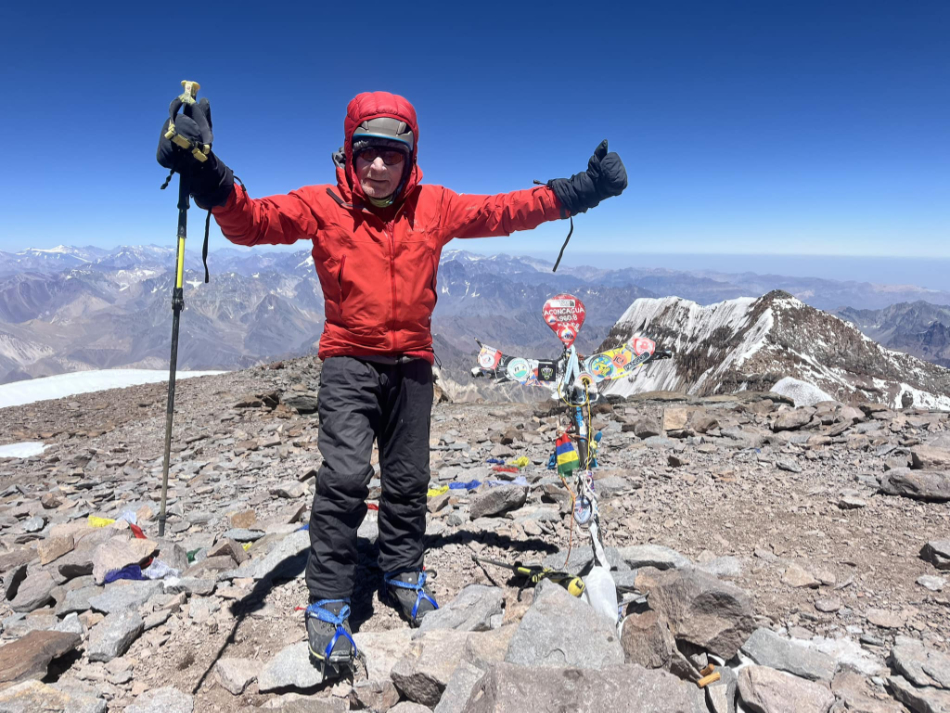 Carlos Soria, cima en el Aconcagua a los 86 años. Foto: Luis Miguel López Soriano