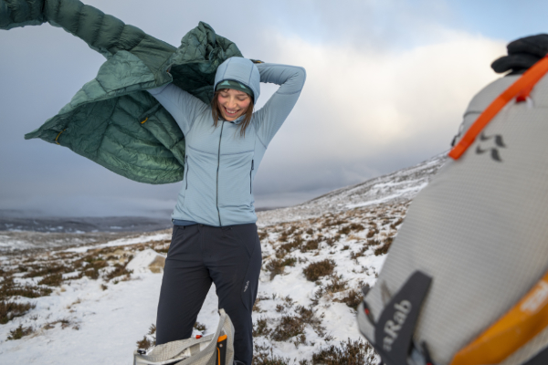 La segunda capa, clave para mantener el calor en la montaña. Tipos y cómo elegirla