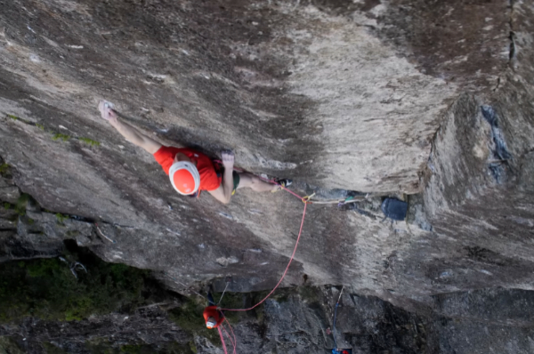 Vídeo: Adam Ondra encadena Lexicon, la escalada tradicional más difícil jamás resuelta a flash