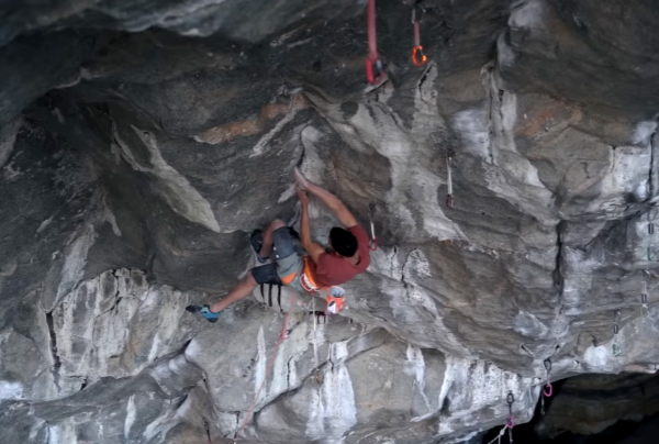 Vídeo del encadene: Jorge Díaz-Rullo escala Move, 9b/+, Cueva de Flatanger