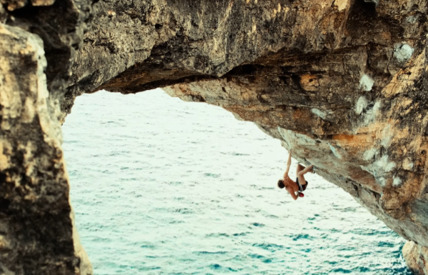 Vídeo: Mejdi Schalck y su lucha hasta escalar el Arco de Es Pontas, psicobloc, Mallorca