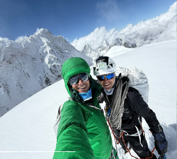 Benjamin Védrines y Nicolas Jean, primera cima al Anidesh Chuli, 6.808m