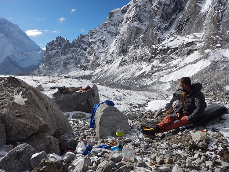Increibles paisajes lunares en los valles no explorados del Khumbu