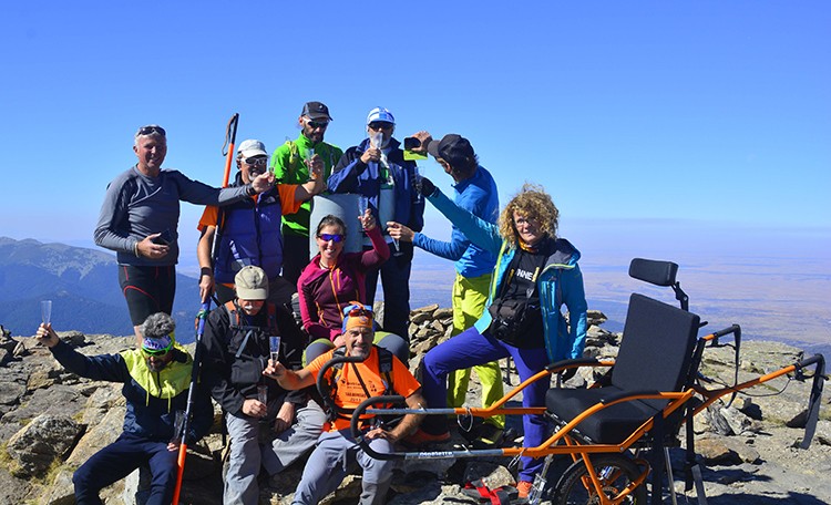 Basilio y el equipo, en la cima de Peñalara