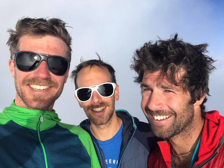 Le Gang des Moustaches en la Sur del Nuptse