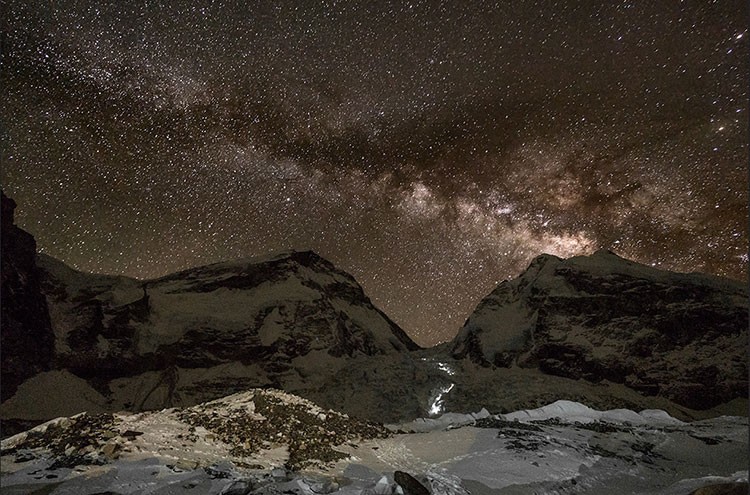 Javier Camacho, expedición Lhotse 2017. Nocturna de la Cascada del Khumbu<