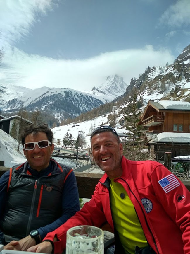 Alfredo Encinar y José C. Iglesias, guías de montaña UIAGM, en Zermatt