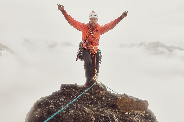 Robert Jasper en la cima, tras finalizar Stonecircle. Foto: Robert Jasper