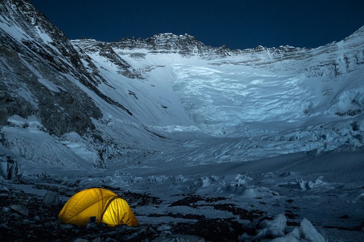 En el valle del silencio con la pared del Lhotse al fondo. Foto: Javier Camacho
