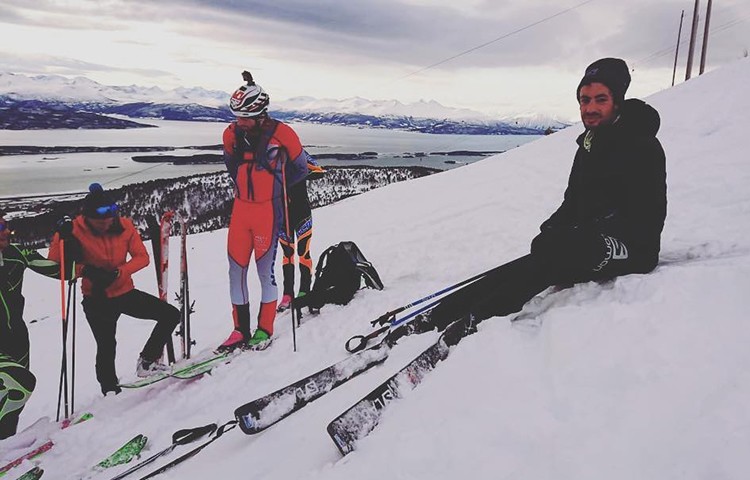 Kilian Jornet finaliza sus 24 horas de esquí. Foto: Matti Bernitz, Instagram Kilian Jornet