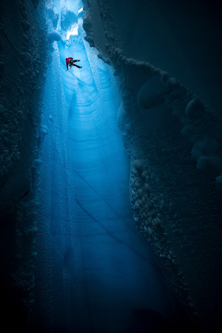 En el interior del casquete glacial. Foto: Christian Pondella, RedBullContentPool