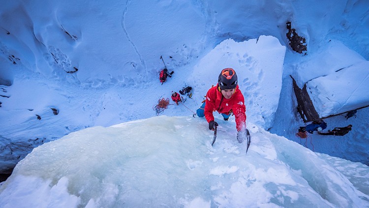 Eneko Pou, hielo en Rjukan. Foto: Tomeu Rubí
