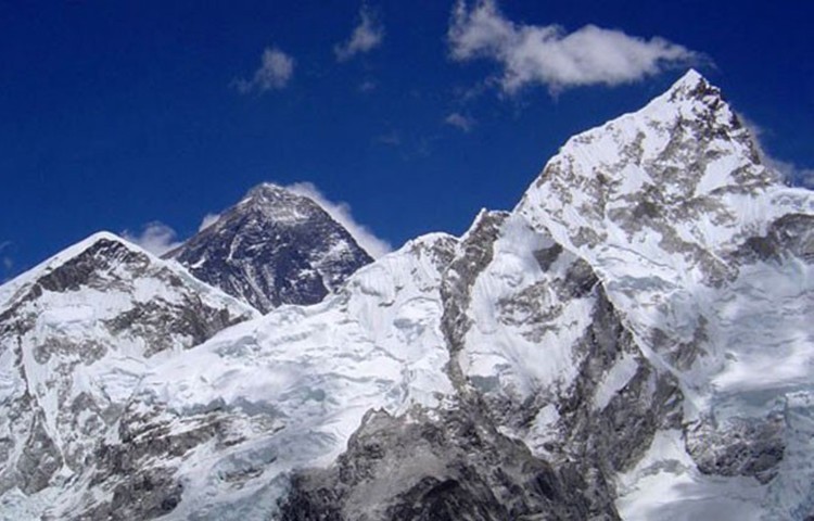 Atascos en la cara sur del Everest. Foto: Carlos Pauner