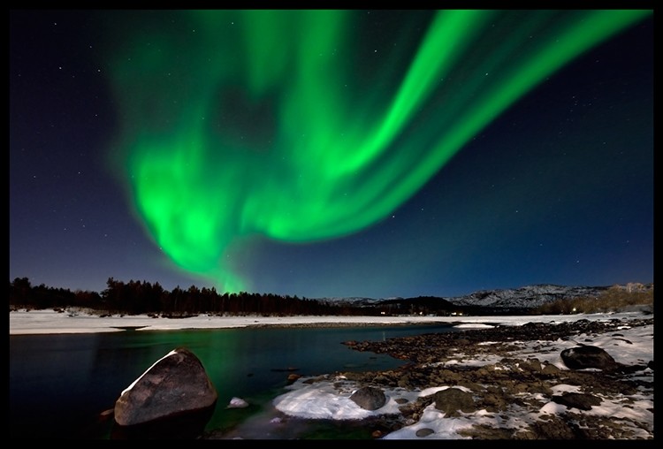 Las auroras boreales pueden presentar caprichosas formas. Alta, Noruega. Foto: Javier Camacho