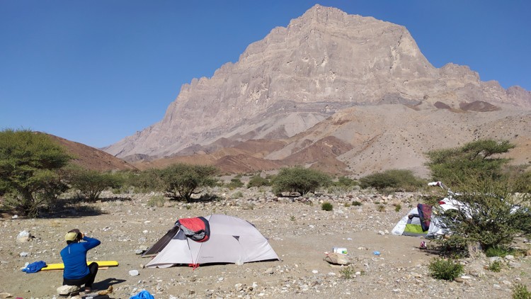 Campo base en el Jebel Misht. Foto: Ibarz, Montoya, Recio