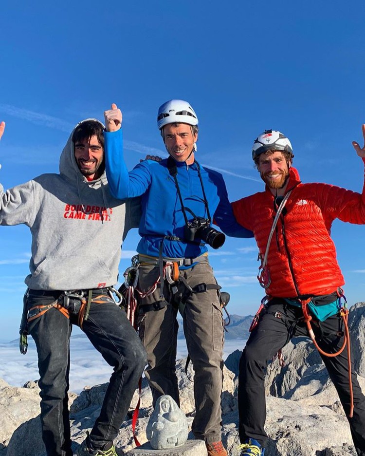 Siebe Vanhee, Ignacio Mulero y David López Campe, en la cima del Picu. Foto: López Campe 