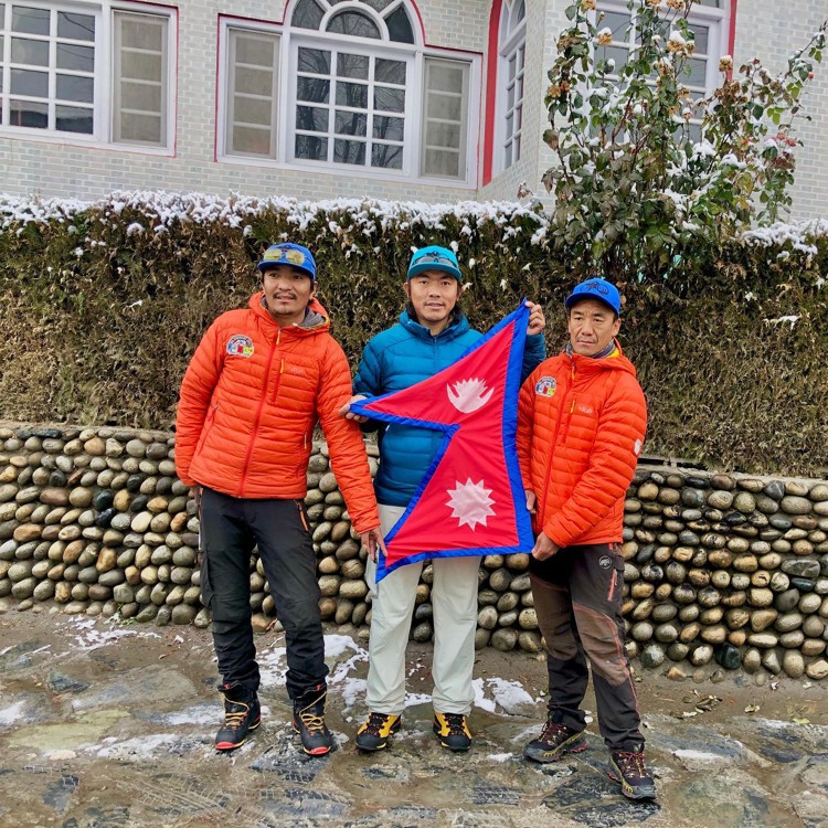 Mingma Gyalje, Dawa Tenzing Sherpa y Kilu Pemba Sherpa, en Skardu. Foto: Mingma G.