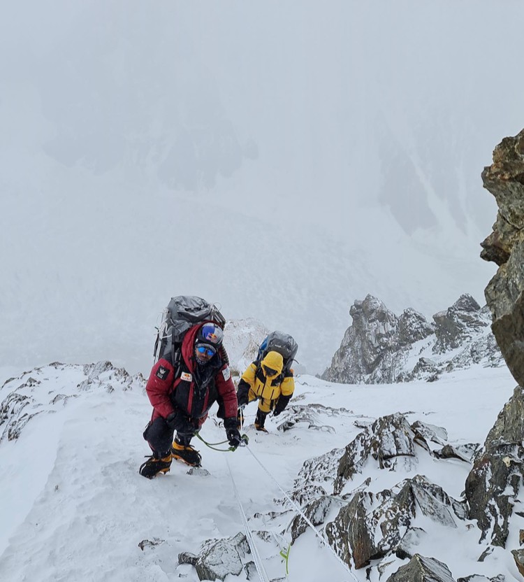 El equipo de Nirmal Purja trabajando en el K2. Foto: Nirmal Purja