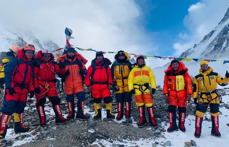 Los sherpas de Seven Summit Treks, listo para salir hacia la montaña. Foto: Chhang Dawa Sherpa