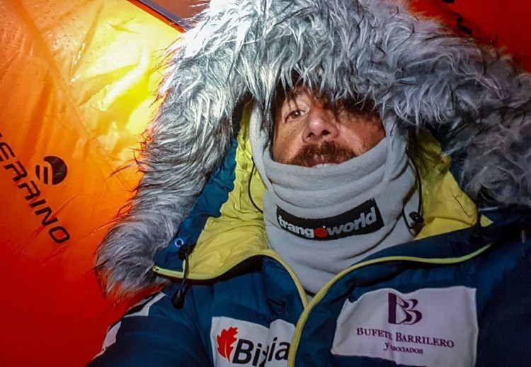 Alex Txikon, en los campos de altura del Manaslu invernal. Foto: Alex Txikon