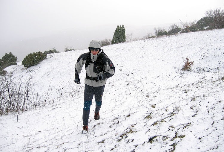 Correr por montaña en condiciones invernales también es posible. Foto: Barrabes
