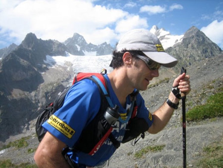 Nuestro compañero Fernando Tomás, en la Ultra Trail del Mont Blanc. Foto: Barrabes, F. Tomás