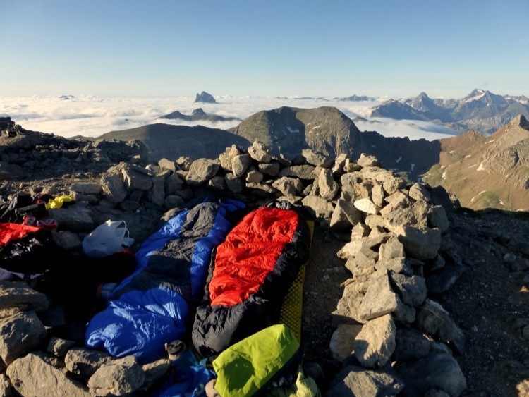 Sacos de dormir, indispensables para nuestras aventuras. Foto: Korkuerika