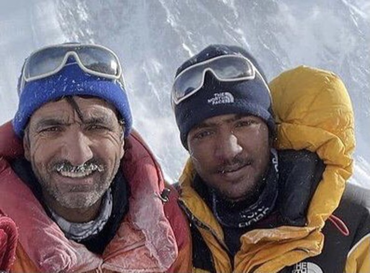 Ali y Sajid Sadpara, en el K2. Foto: Sajid Sadpara