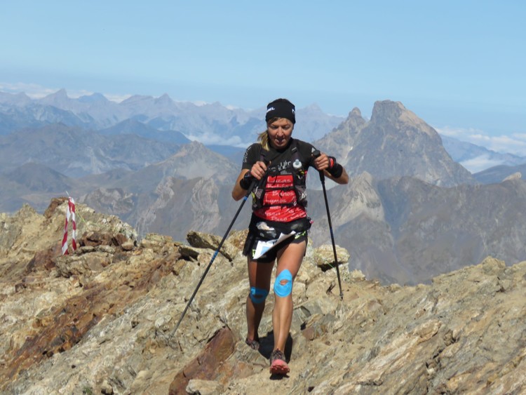 Marta Vidal, en la cima del Garmo Negro. Foto: Monrasin, Trail Valle de Tena