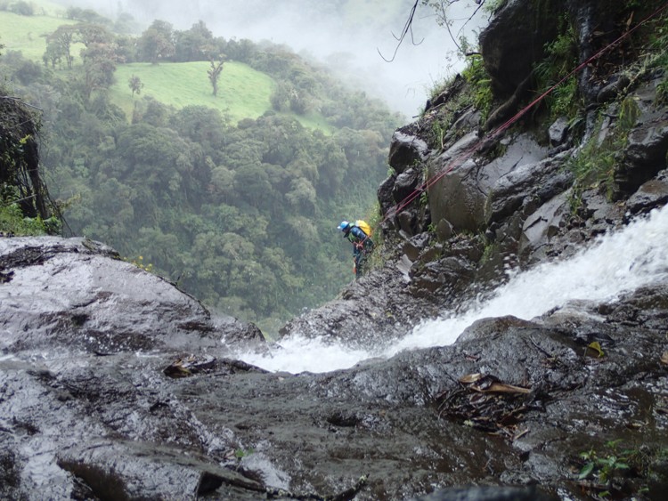 Cabecera de la cascada de 150 metros de la Quebrada del Niche