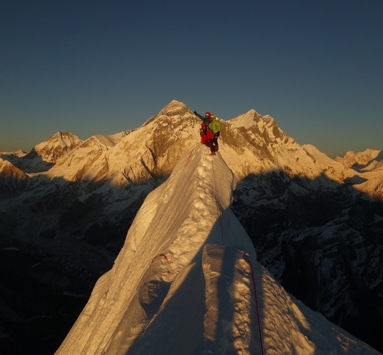 Cima en el Cholatse. Foto: Groupe Excellence d’Alpinisme National de la FFCAM