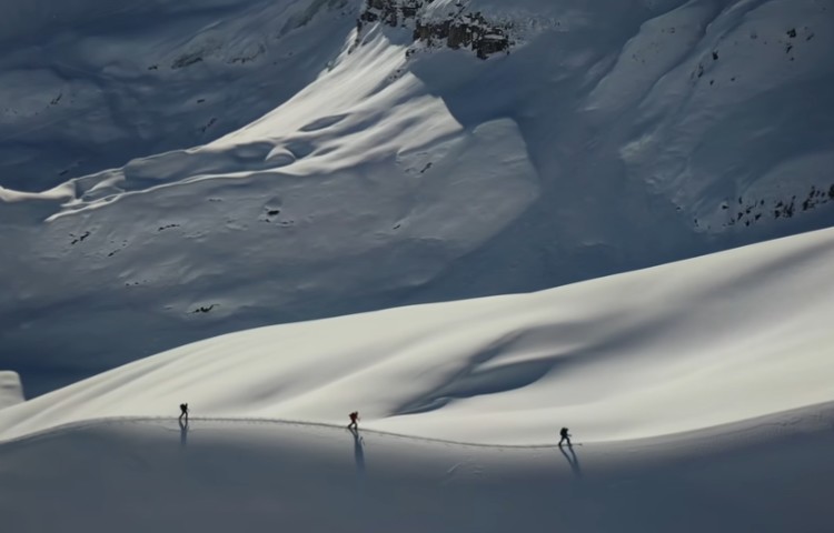 La gran travesía Bugaboos-Rogers en Canadá, con esquís de travesía. Foto: Patagonia