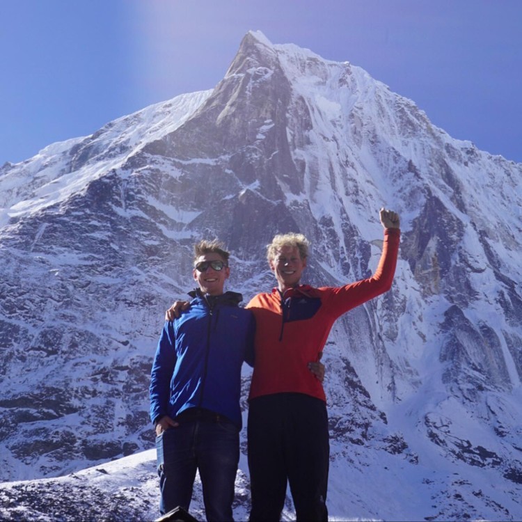 Matt Glenn y Tom Livingstone, dura escalada en el Tengkangpoche. Foto: FB Livingstone