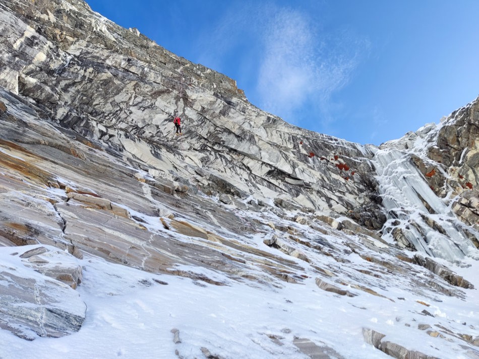 Último rápel en el descenso del Dolma Kang. Foto: Tomeu Rubí y Pep Roig. Foto: Tomeu Rubí y Pep Roig
