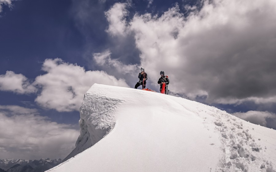 Bondit Peak. Cima virgen de 5.980m en Karakorum para equipo húngaro. Foto: Equipo Nacional Húngaro