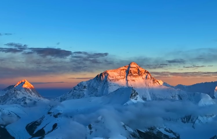 El monte Everest, a vista de dron. Foto: DJI MAVIC, 8KRAW