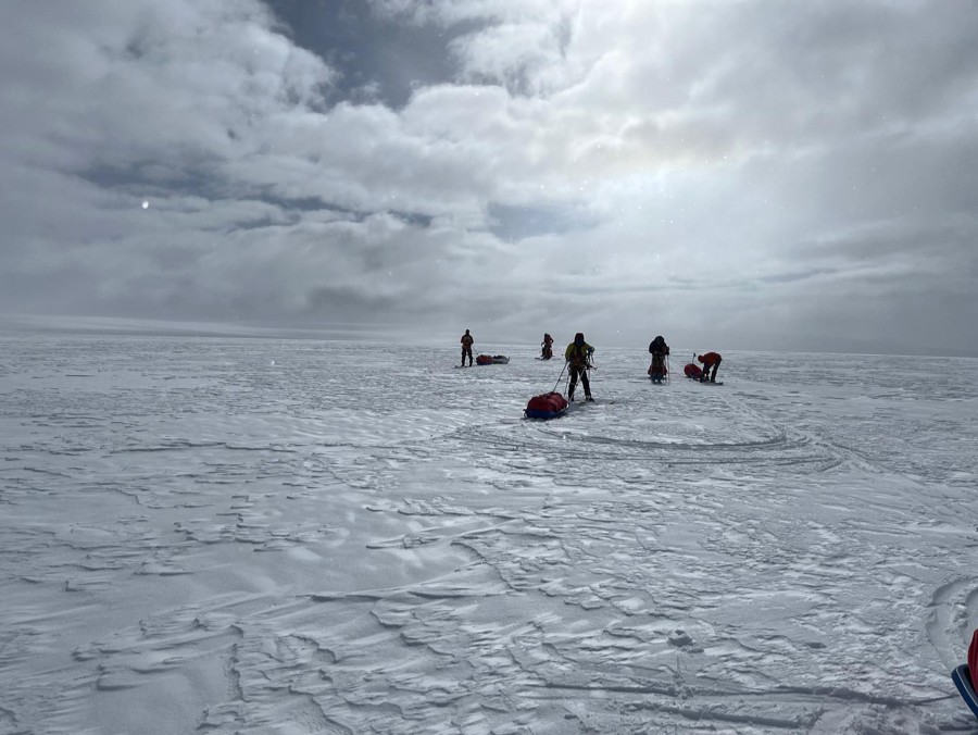 Hazel Findlay y Alex Honnold en la inmensidad oriental de Groenlandia. Foto: Honnold-Findlay, Natgeo