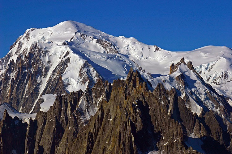 Colapsa parte de la Arista de los Cósmicos en el Mont Blanc. Foto: Jonás Cruces, Todovertical V+