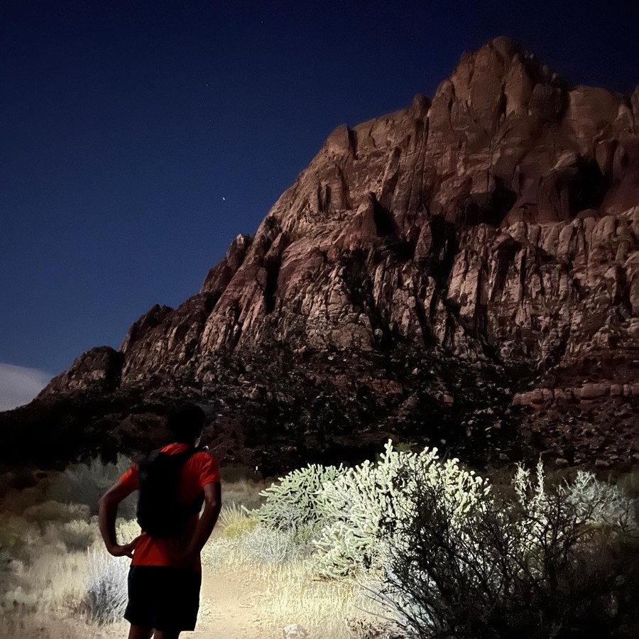 Alex Honnold, integral de Red Rock, escalando, en 32 horas. Foto: Alex Honnold
