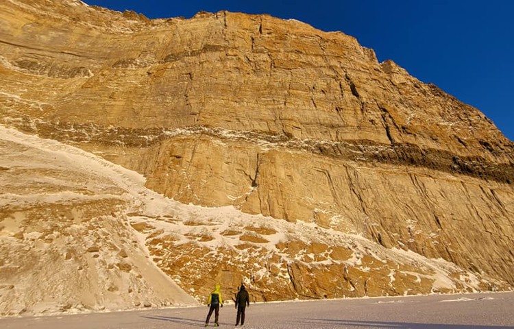 Marcin Tomaszewki y Pawel Haldas, big wall invernal en Groenlandia. Foto: Tomaszewki y Haldas