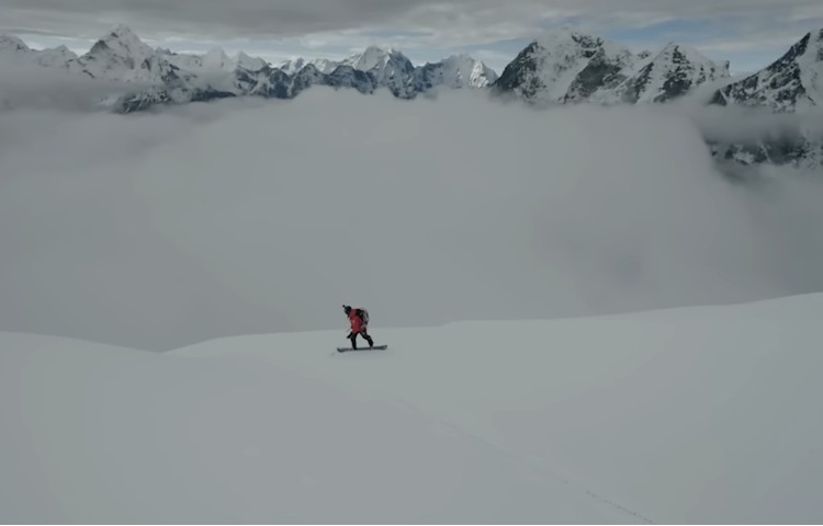 Didi, Marion Haerty, 1º descenso con tabla de snow del Lobuche. Foto: TNF
